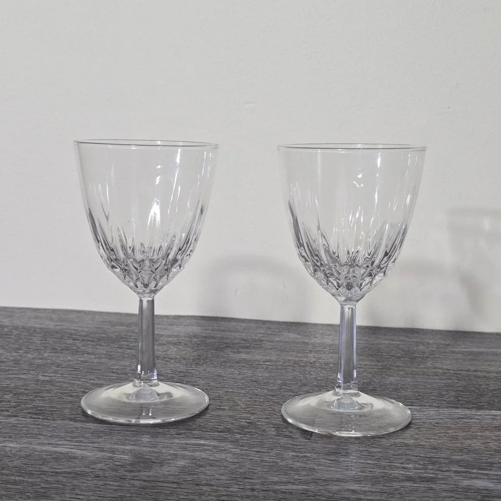 Set of 2 Clear Crystal Cut Wine Glasses‎ Stemware Vintage Elegant Design